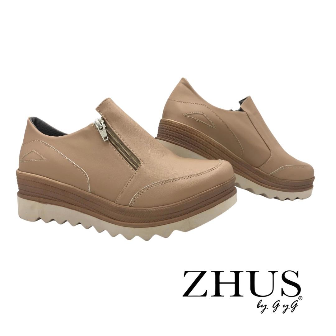 Zapatilla nude asimétrica