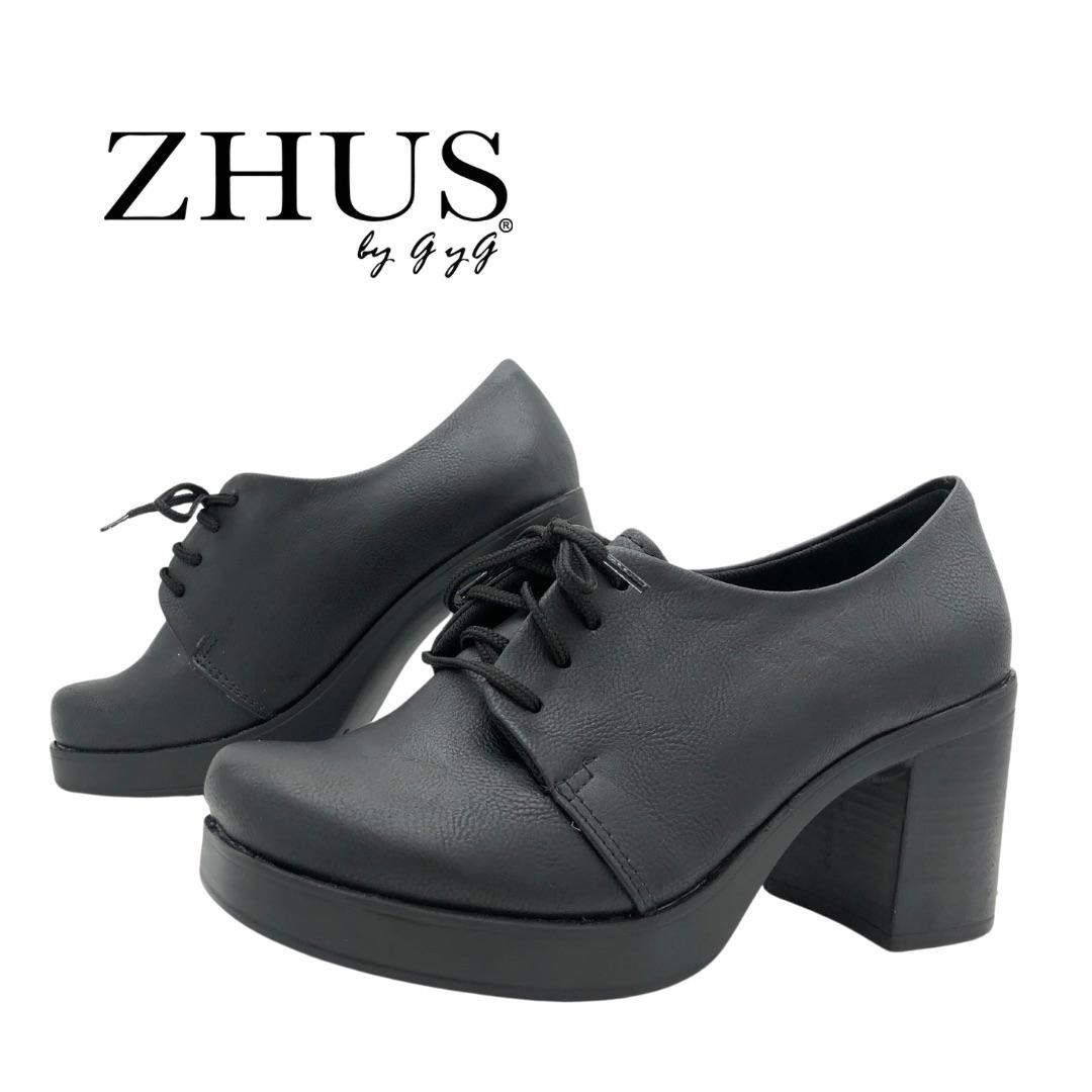 Ejecutivo negro con cordones