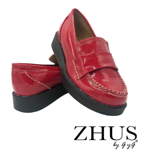 Mocasín rojo charol cosido a mano