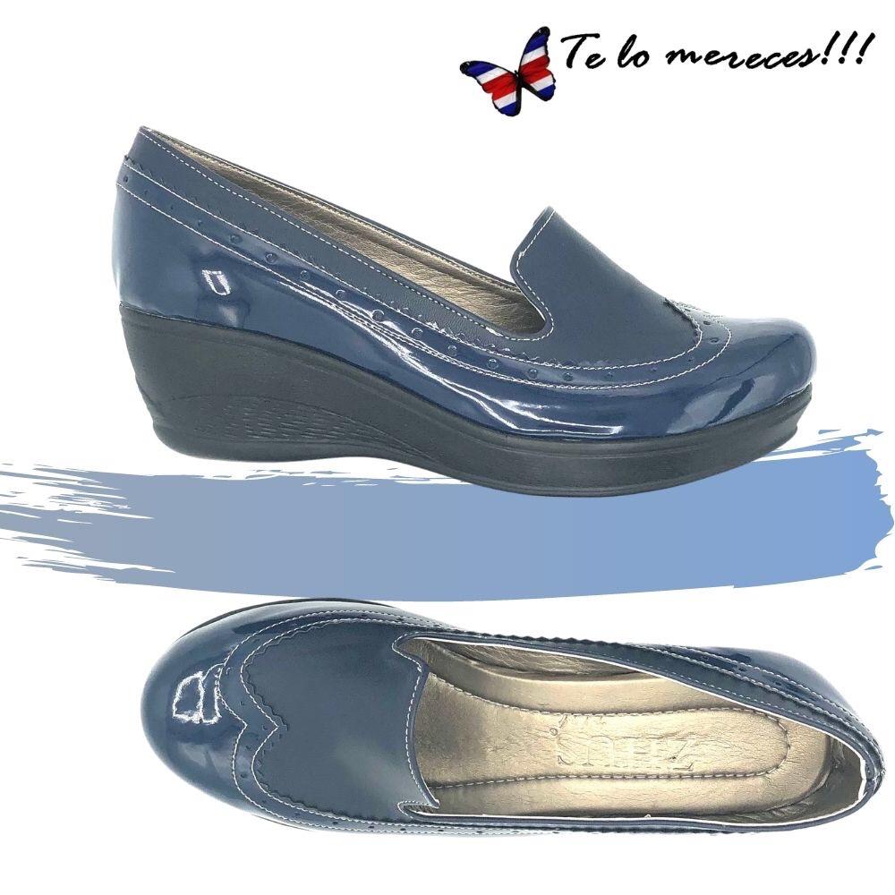 Cuña azul charol bajita tipo americana