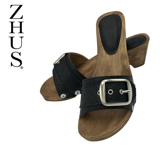 Zueco negro clásico