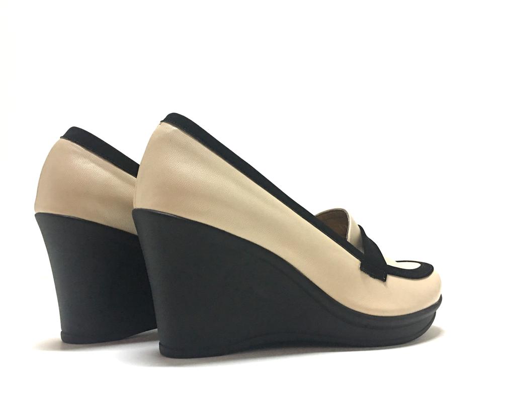 Ejecutivo beige cuña