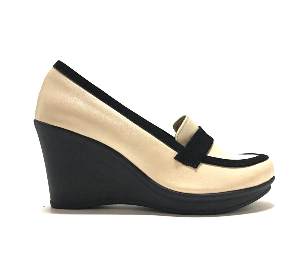 Ejecutivo beige cuña