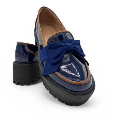 ZHUS Mocasín Azul Marino Charol | Zapato con Moñito y Plataforma | Cuero Vegano